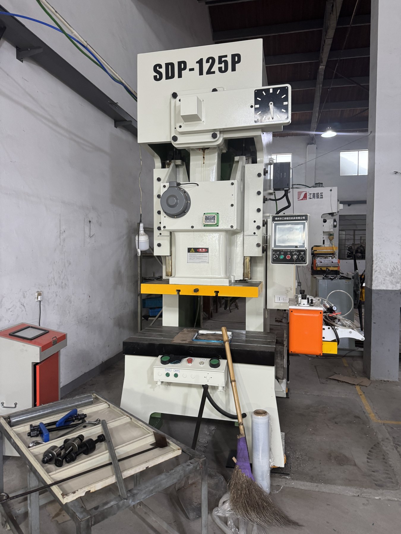 Hongwei factory workshop